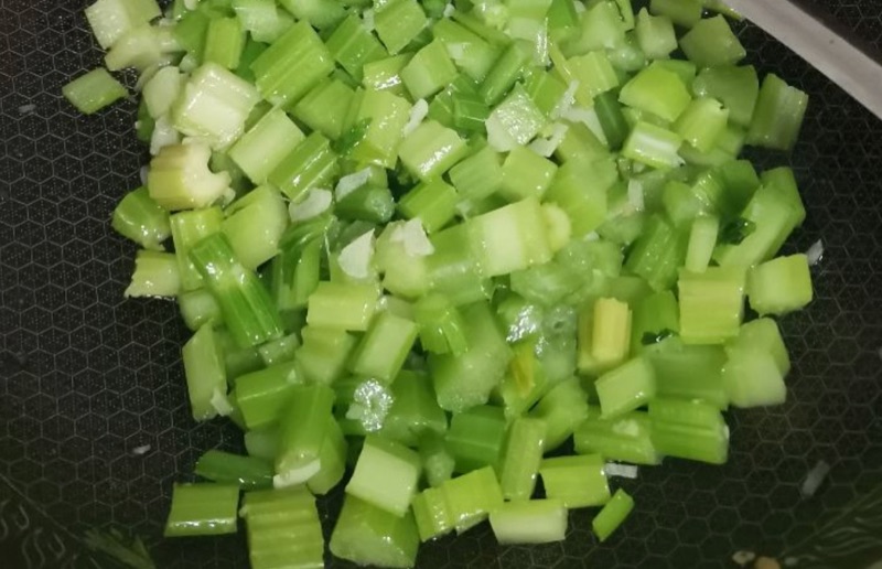 蒜蓉炒芹菜